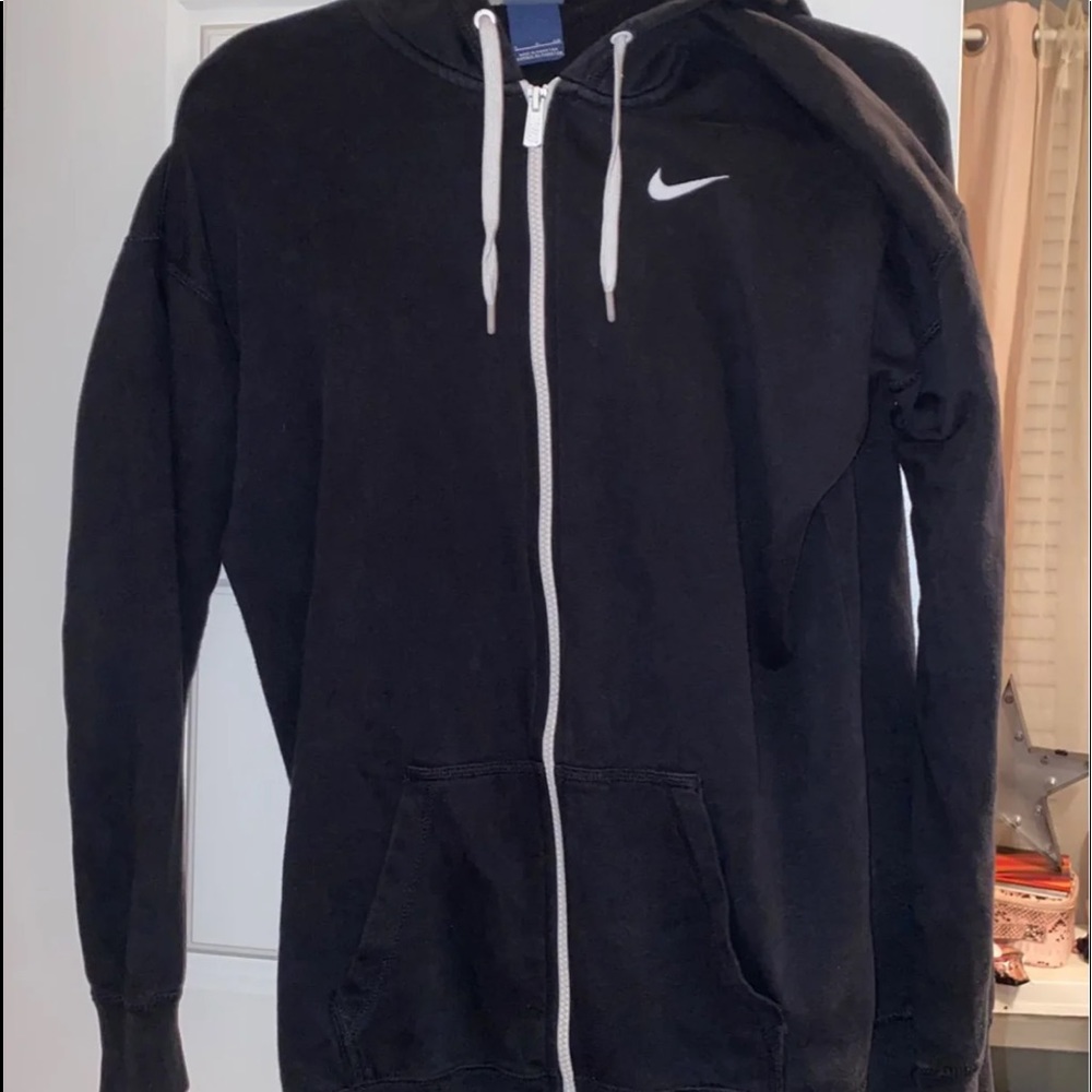 Women’s Nike zip up hoodie